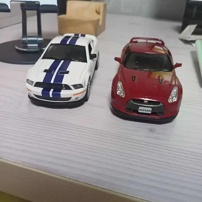 [BUNJANG] Ford Mustang Shelby GT500 &amp; Nissan GT-R 1:38 Diecast Model Cars / 포드 머스탱 쉘비 GT500 흰색 / 닛산 GT-R 1:38 다이캐스트