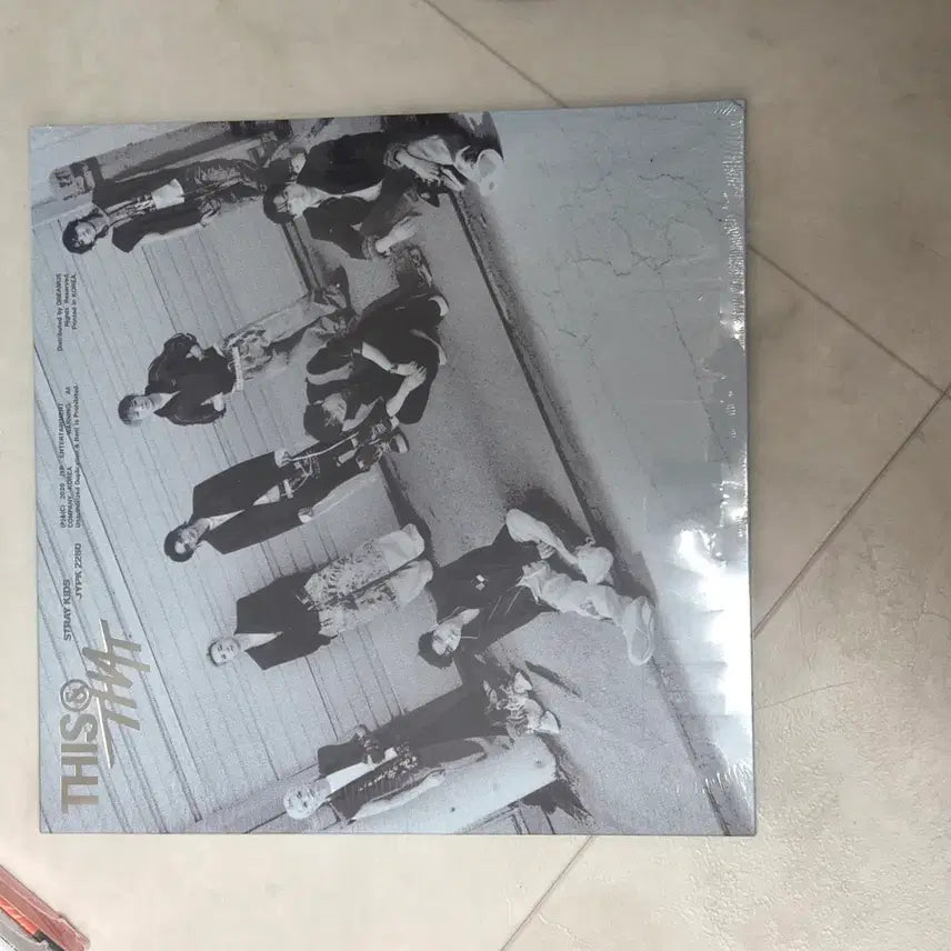 [BUNJANG] Stray Kids THIS &amp; THAT LP Version Vinyl Album / 스트레이키즈 THIS &amp; THAT LP버전 바이닐 앨범