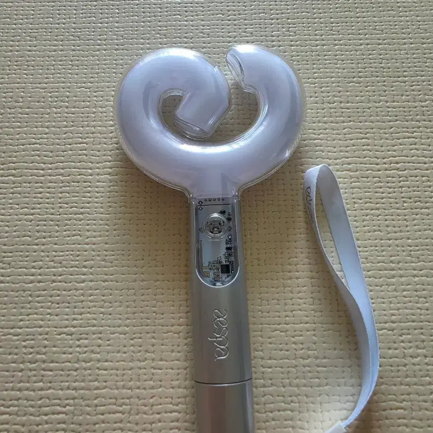 [BUNJANG] aespa Official Lightstick Ver.2 Pretzel / aespa  공식 응원봉 2 프레첼