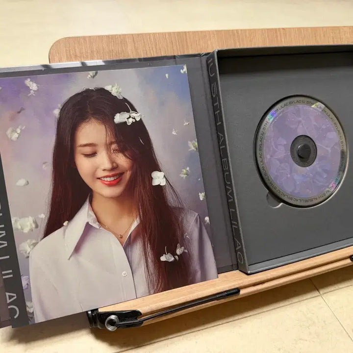[BUNJANG] IU 5th Album Lilac Bylac Version CD / 아이유 5집(2021) - Lilac / Bylac 버전 / CD