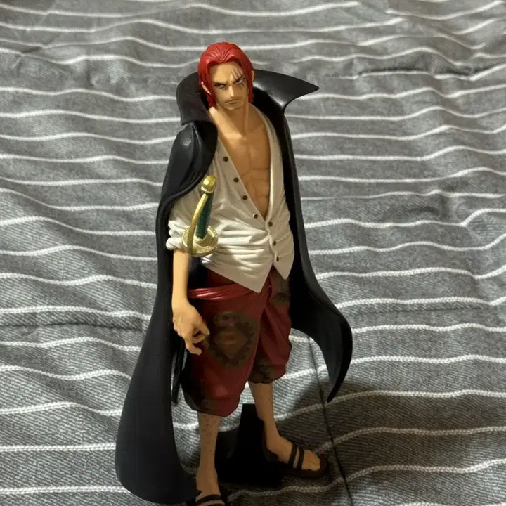 [BUNJANG] One Piece Shanks Figure / 원피스 샹크스 피규어