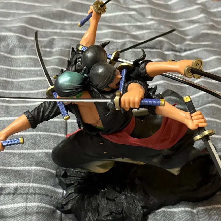 [BUNJANG] One Piece Roronoa Zoro Figure / 원피스 롤로노아 조로 피규어