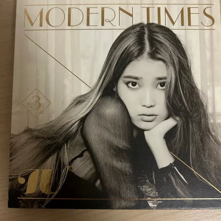 [BUNJANG] IU Modern Times CD Album / 아이유 IU 모던타임즈 cd 앨범