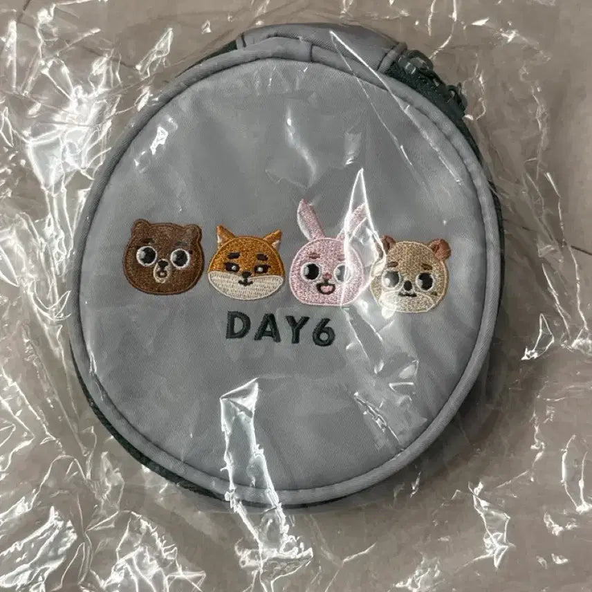 [BUNJANG] Day6 Japan MD Pouch Sealed / 데이식스 일본MD 파우치 미개봉