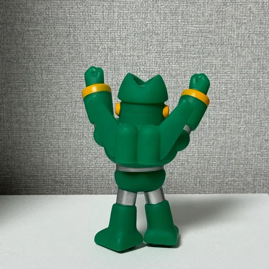 [BUNJANG] Crayon Shin-chan Gundam Robot Figure / 짱구 건담로봇 피규어