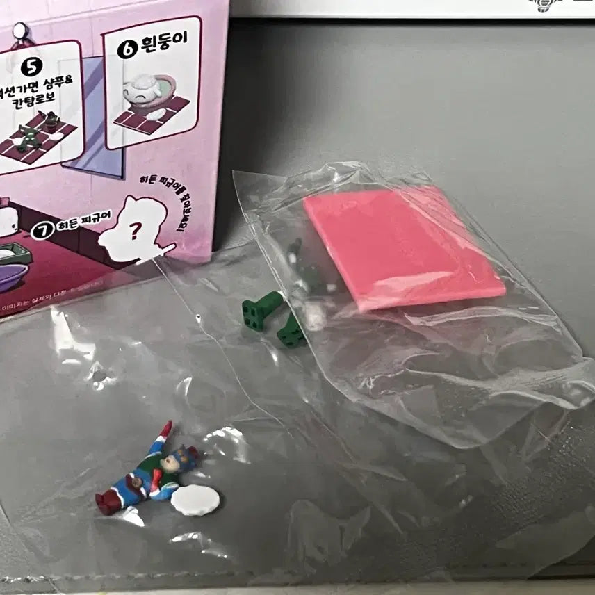 [BUNJANG] Shin-chan Bathroom Figure - Action Mask, Kantam Robot (Sealed) / 미개봉) 짱구는 못말려 욕실 피규어 액션가면 칸탐로봇
