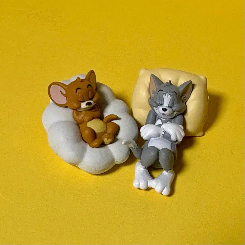 [BUNJANG] Tom and Jerry Sleeping Gacha Figure / 톰과제리 가차 피규어