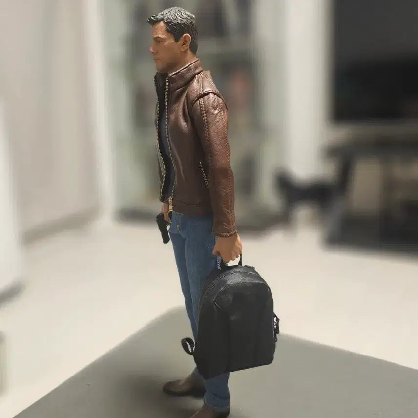 [BUNJANG] Matt Damon Jason Bourne 12-inch Figure / 12인치피규어 제임스 본 맷 데이먼(핫토이X)