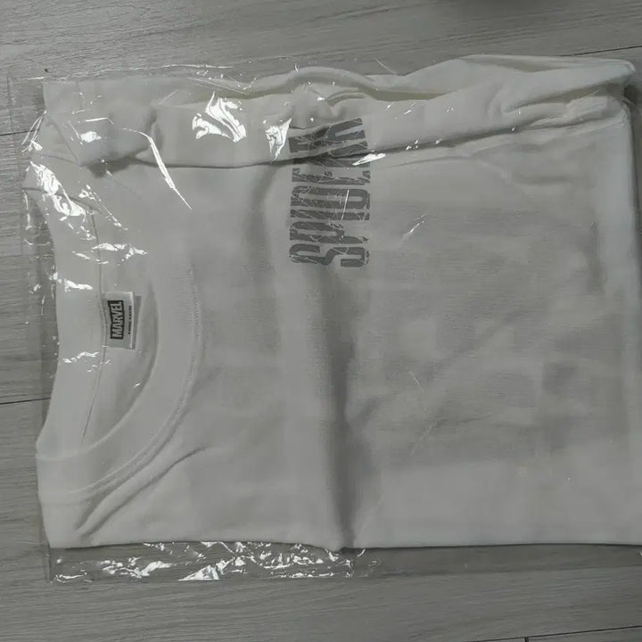 [BUNJANG] Marvel Spider-Man Short Sleeve T-Shirt White Prize B / 마블 스파이더맨 반팔 티셔츠 화이트 쿠지 B상
