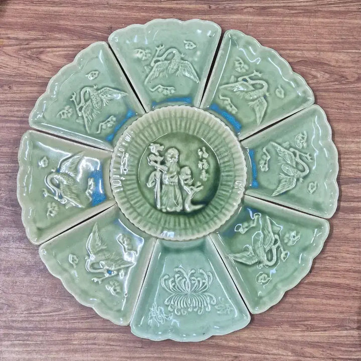[BUNJANG] Yongcheon Kiln Relief Carving Immortal Pattern Ceramic Gujeolpan Set / 용천요 양각 신선문 도자기 구절판 세트 (0457)