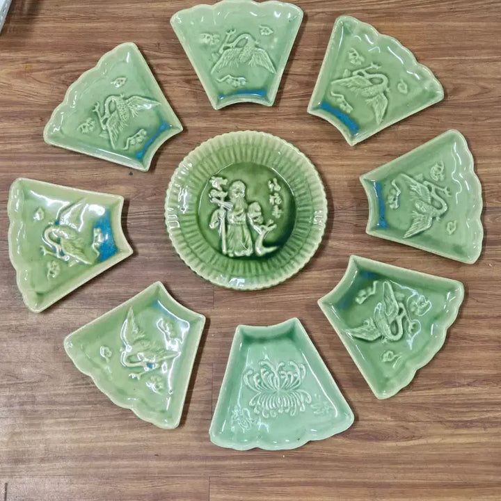 [BUNJANG] Yongcheon Kiln Relief Carving Immortal Pattern Ceramic Gujeolpan Set / 용천요 양각 신선문 도자기 구절판 세트 (0457)
