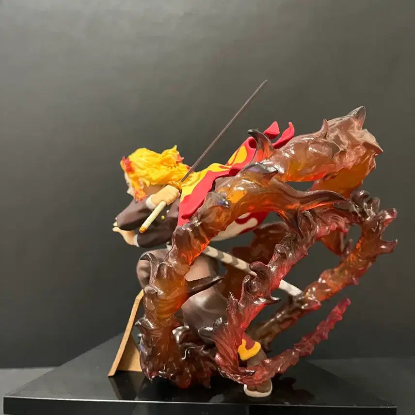 [BUNJANG] Demon Slayer Rengoku Last One Prize Figure: Dawn of Blades Version / 개봉품 귀멸의칼날 렌고쿠 피규어 렌고쿠 라스트원 여명의칼날을가져라