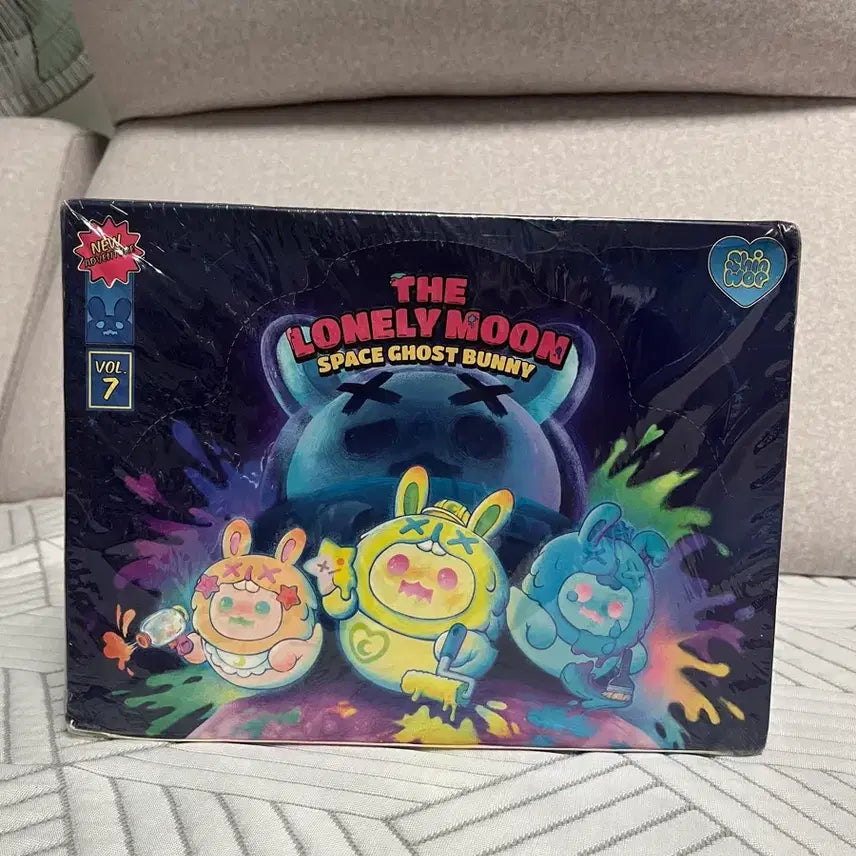 [BUNJANG] Shinwoo The Lonely Moon Space Ghost Bunny Figure Sealed Full Box / [미개봉/택포]신우 더론리문 스페이스고스트버니 미개봉 풀박스