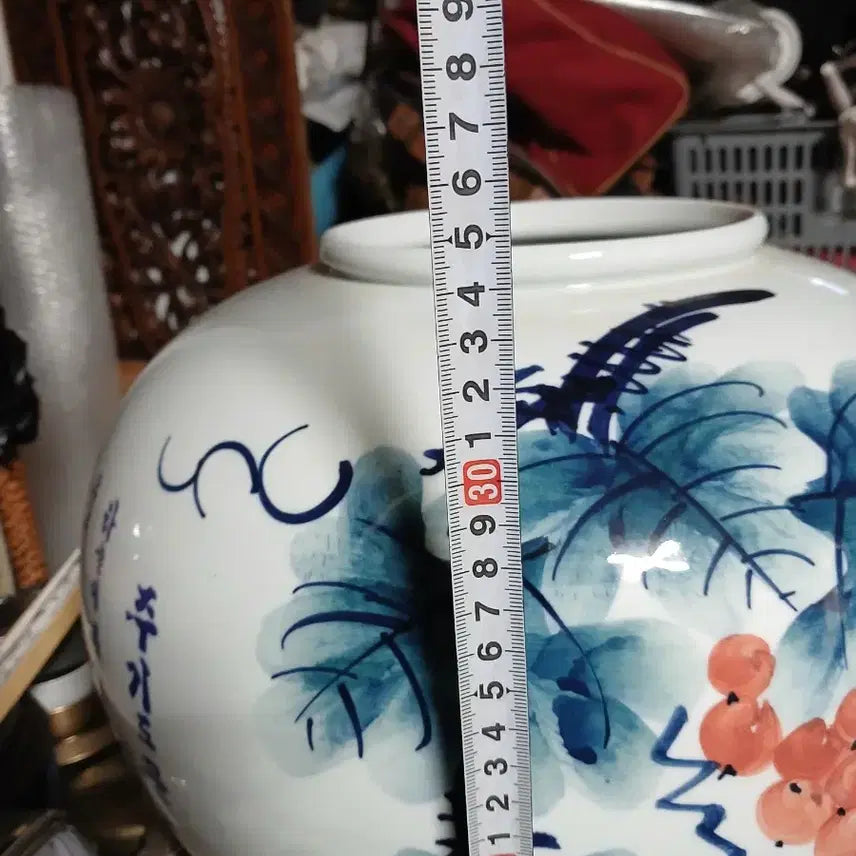 [BUNJANG] Joseon Dynasty Celadon Porcelain Vase with Grape Motif / 화병 포도 문양 청화백자 주기도문도자기항아리