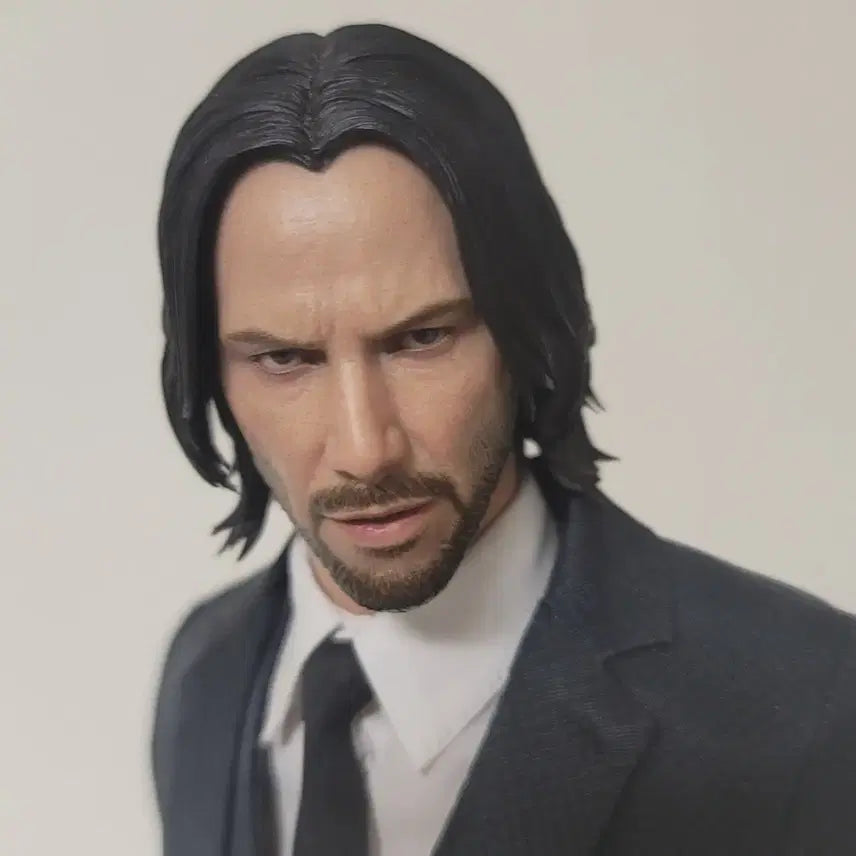 [BUNJANG] Hot Toys John Wick 4 Head, Topo Suit Body, Magnetic Shoes &amp; Stand Set / 핫토이 존윅4 정품헤드 + 토포정장.바디 +토포 자석구두 +자석받침대