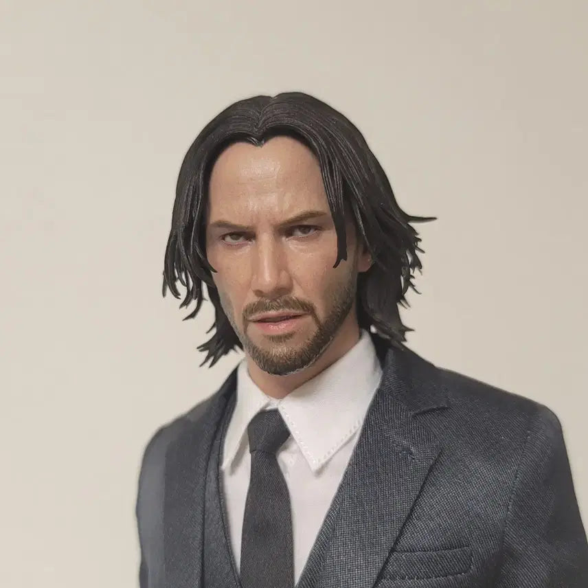 [BUNJANG] Hot Toys John Wick 4 Head, Topo Suit Body, Magnetic Shoes &amp; Stand Set / 핫토이 존윅4 정품헤드 + 토포정장.바디 +토포 자석구두 +자석받침대
