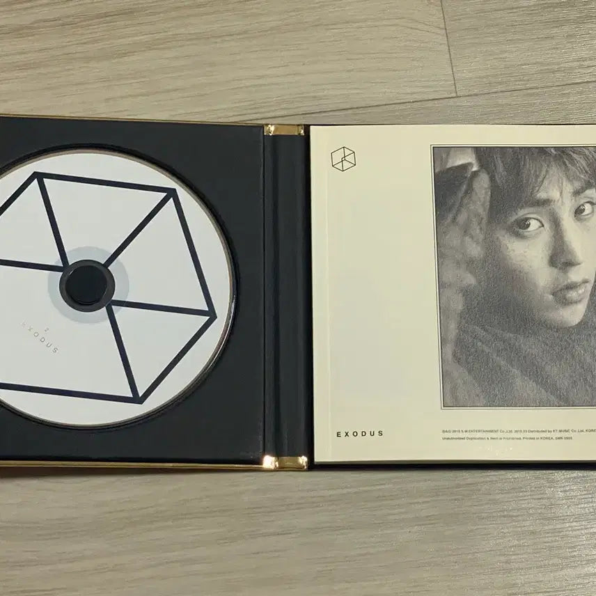 [BUNJANG] EXO Exodus Xiumin Version Album with Photocard / EXO 엑소 Exodus 엑소더스 (시우민 버전)