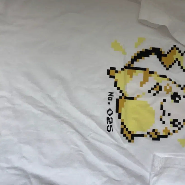 [BUNJANG] Uniqlo Pokemon 30th Anniversary T-Shirt Pikachu / 유니클로 포켓몬 30주년 티셔츠 뚱카츄