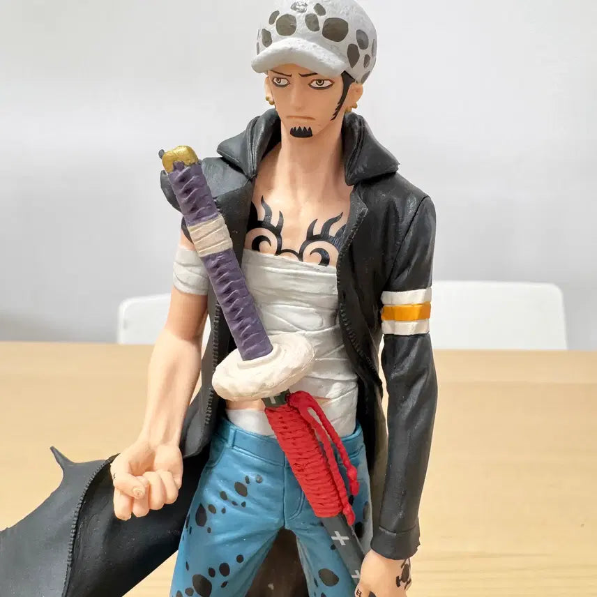 [BUNJANG] One Piece Trafalgar Law Figure / 원피스 트리팔가 로우 피규어
