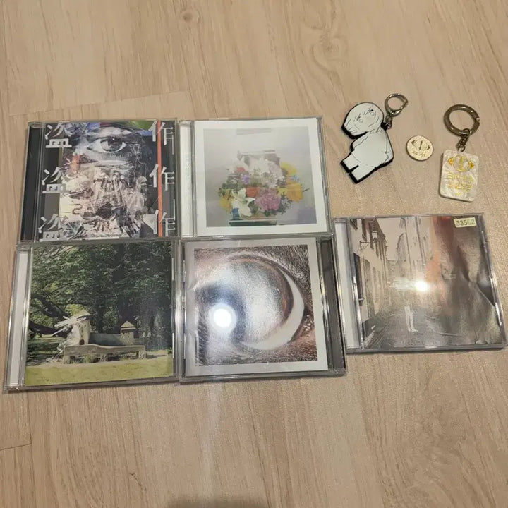 [BUNJANG] Yorushika CD Set with Keyrings and Coin / 요루시카 CD + 굿즈 (키링, 동전)