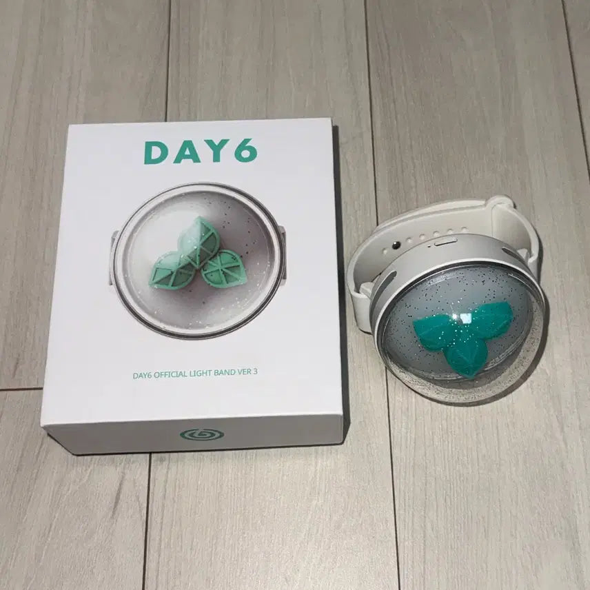 [BUNJANG] Day6 Made In 1988 Watch 3 Full Box / 데이식스 응원봉 마데워치3 (풀박스)