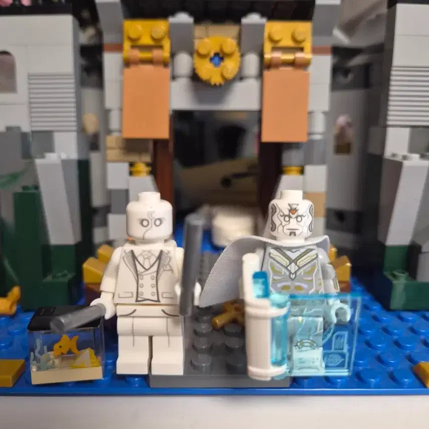 [BUNJANG] LEGO Marvel Moon Knight &amp; White Vision Figures / 레고 마블  문나이트 및 화이트 비전 피규어