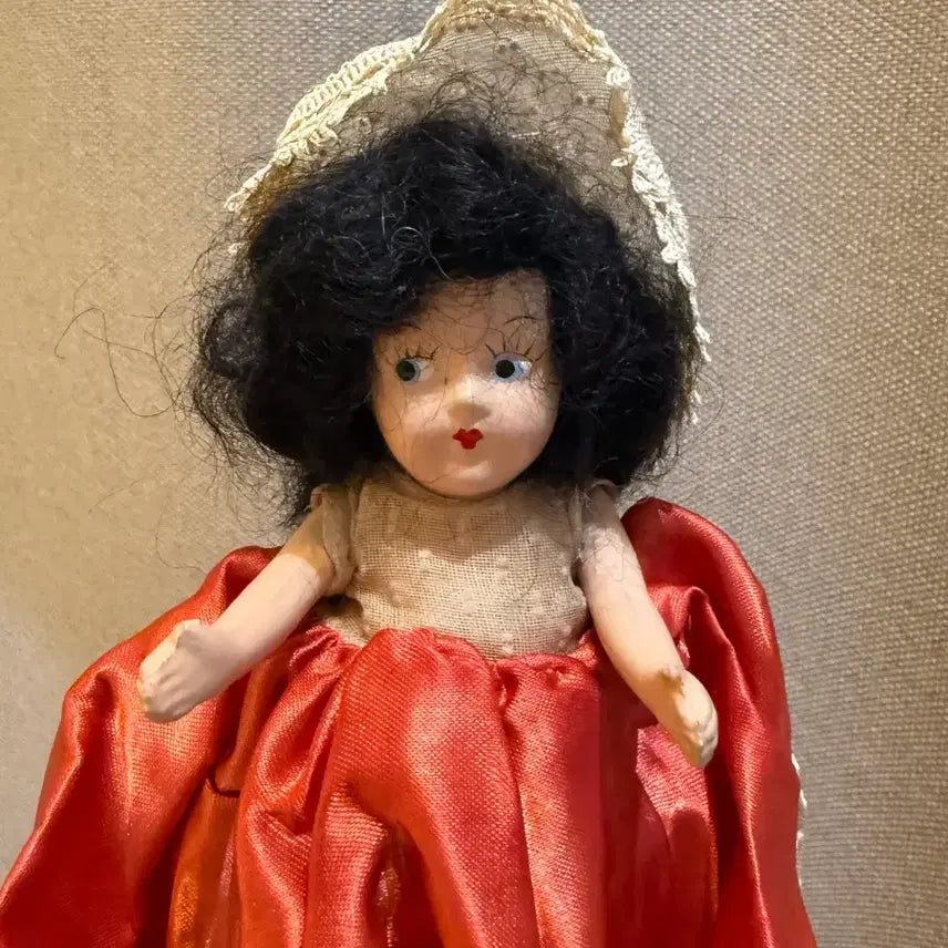 [BUNJANG] Vintage Doll Red Dress Bonnet Lace / 빈티지 인형 빨간 드레스 보넷 레이스