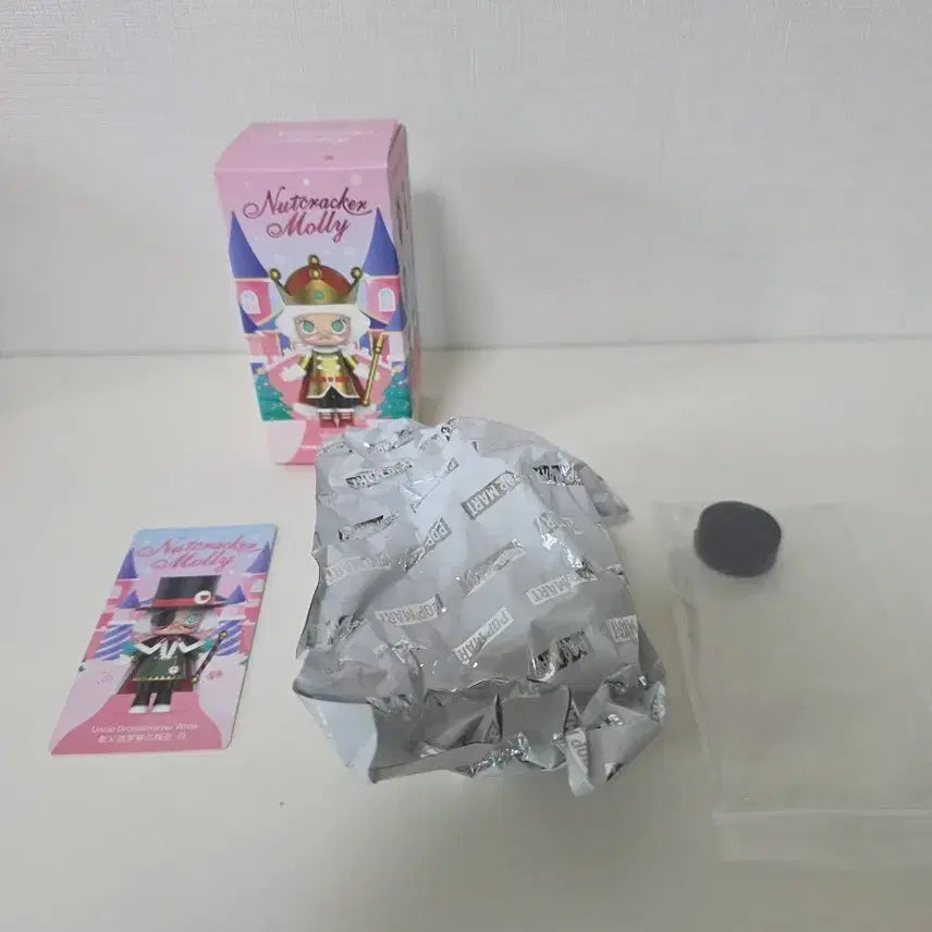 [BUNJANG] Pop Mart Molly Figure Nutcracker Drosselmeyer White Sealed / 사탕봉지 미개봉>>팝마트 몰리 피규어 호두까기 드로셀마이어 화이트