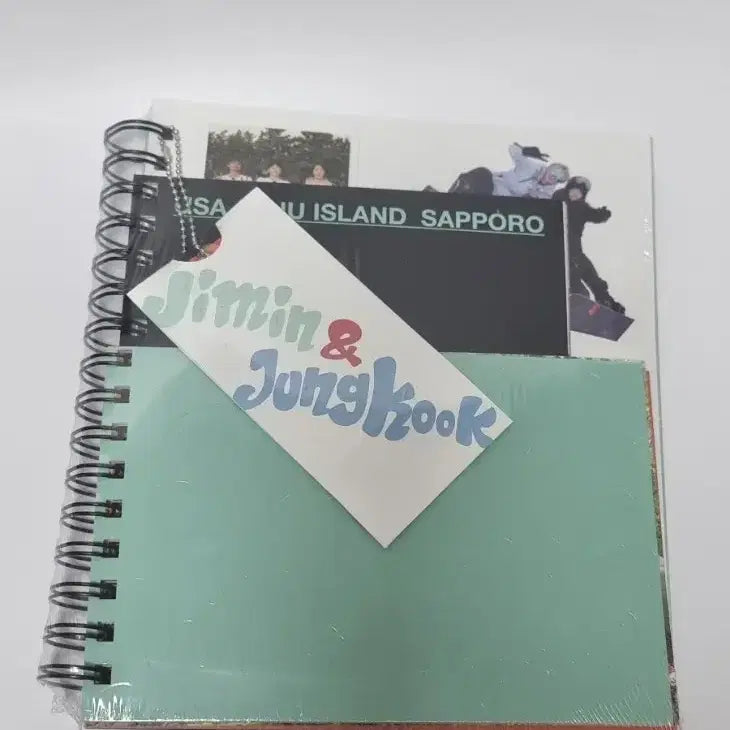 [BUNJANG] This is Right?! Season 1 Photobook (Sealed) / [무배/미개봉] 이게맞아 시즌1 포토북