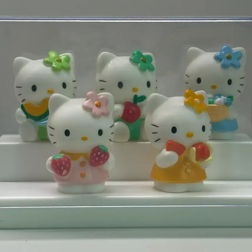 [BUNJANG] Vintage Hello Kitty Figurines (Set of 5) / 고전키티피규어 판매