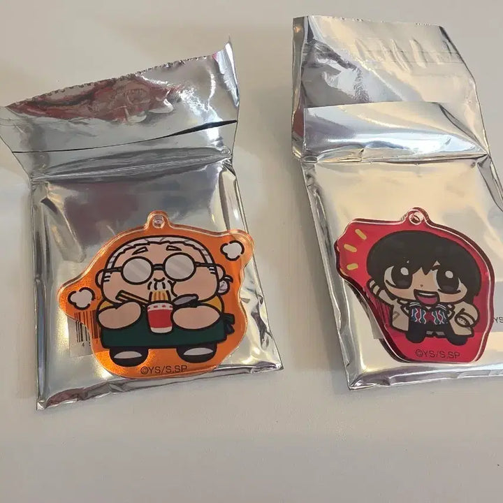[BUNJANG] Sakamoto Days Sakamoto Nagumo Acrylic Keychain &amp; Can Badge Bundle Set / 사카모토 데이즈 사카모토 나구모 아크릴 키링 캔뱃지 일괄