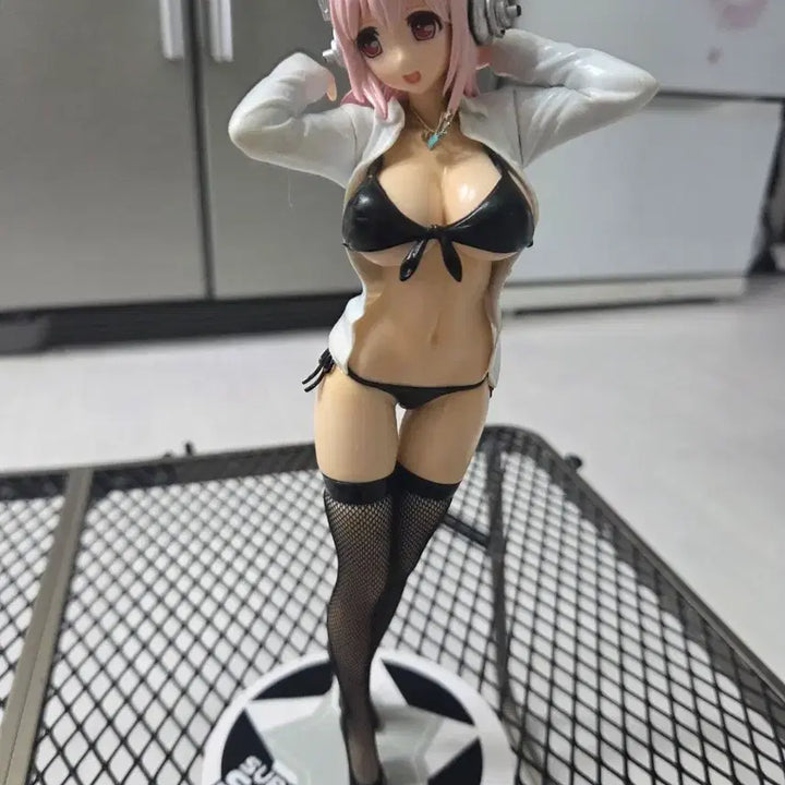 [BUNJANG] SkyTube Super Sonico Swimsuit Gravure White Ver. 1/6 Scale Figure / - 상품명: SkyTube 슈퍼소니코 수영복 그라비어 화이트 ver. (흰 셔츠+검정 비키니+망사스타킹)