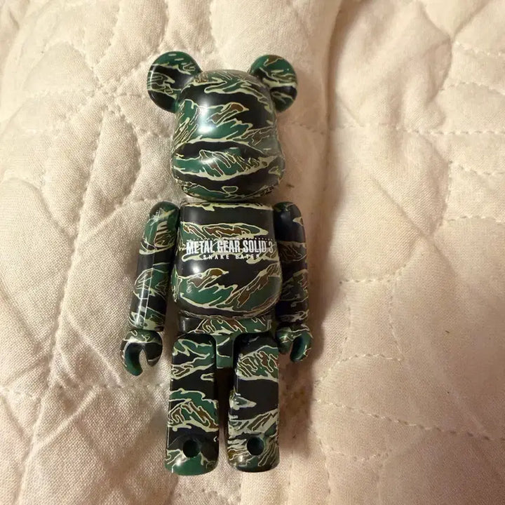 [BUNJANG] Bearbrick Series 9 Metal Gear Solid 3 Figure / 베어브릭 시리즈9 SF 메탈기어솔리드3