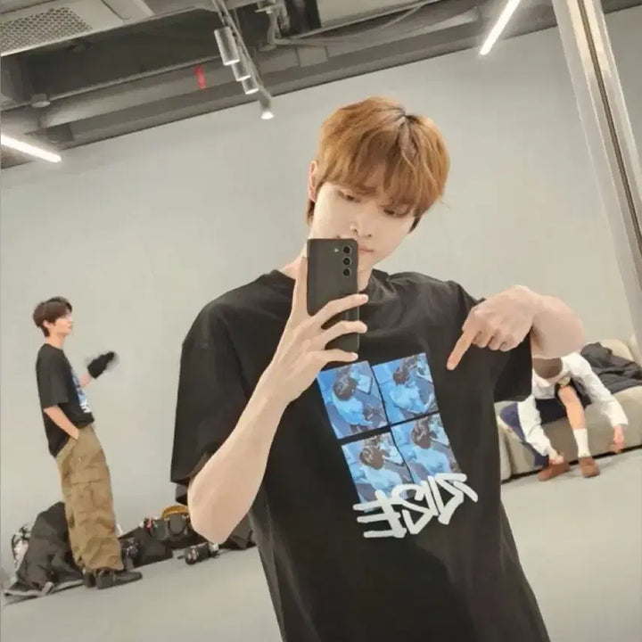 [BUNJANG] RIIZE Sungchan Recording Studio Rising Day T-Shirt / 라이즈 성찬 근육 녹음실 라이징데이 티셔츠 반팔