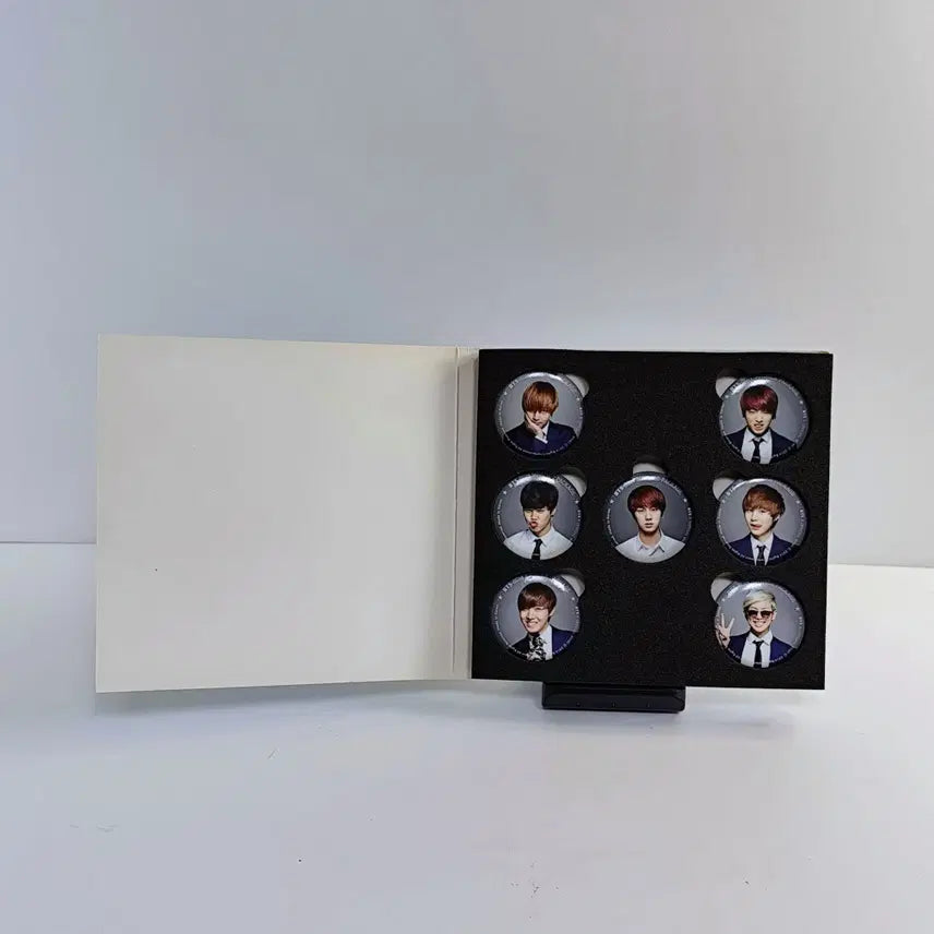[BUNJANG] BTS 2014 Summer Package Photobook &amp; Pin Button Set / BTS 2014 1st  SUMMER PACKAGE : Photobook &amp; Pin Button