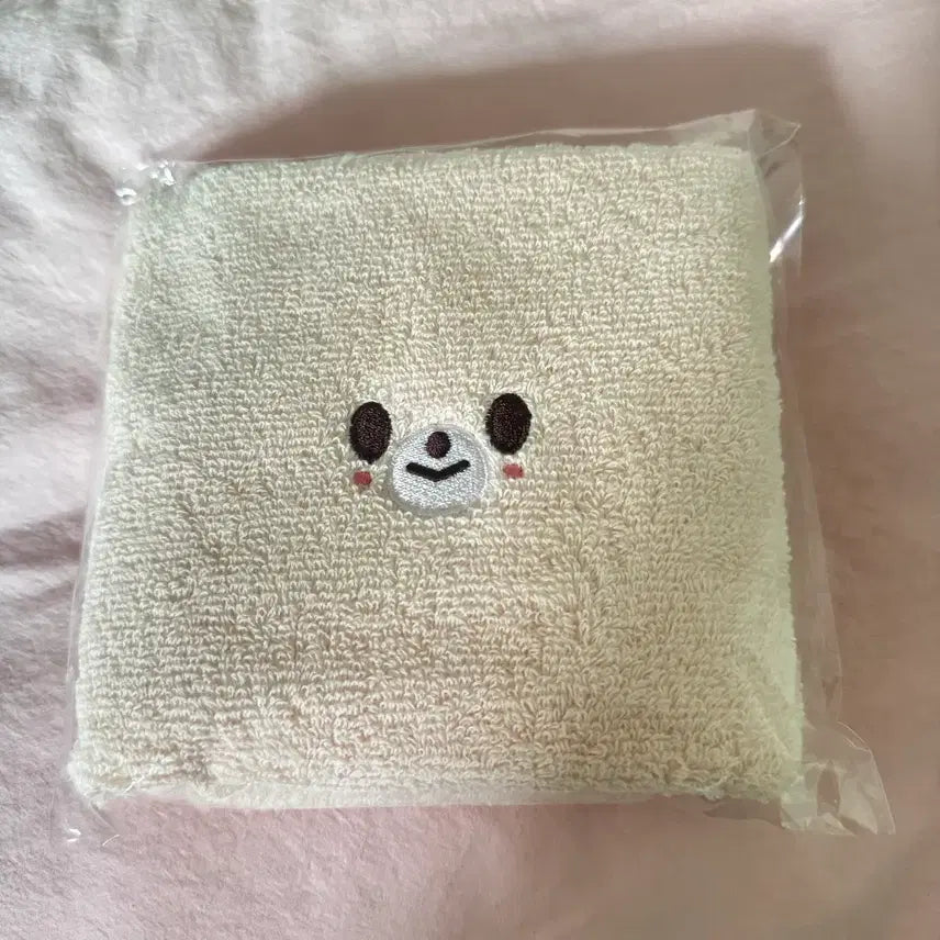 [BUNJANG] Stray Kids FOXYNY I.N Towel Fanmeeting Entry Gift Sealed / 스키즈 폭시니 아이엔 수건 팬미팅 입장 기프트  타올 미개봉