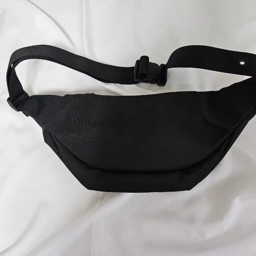 [BUNJANG] NewJeans Murakami Light Stick Bag Hip Pack Black / 뉴진스 무라카미 라이트 스틱백 힙색 블랙