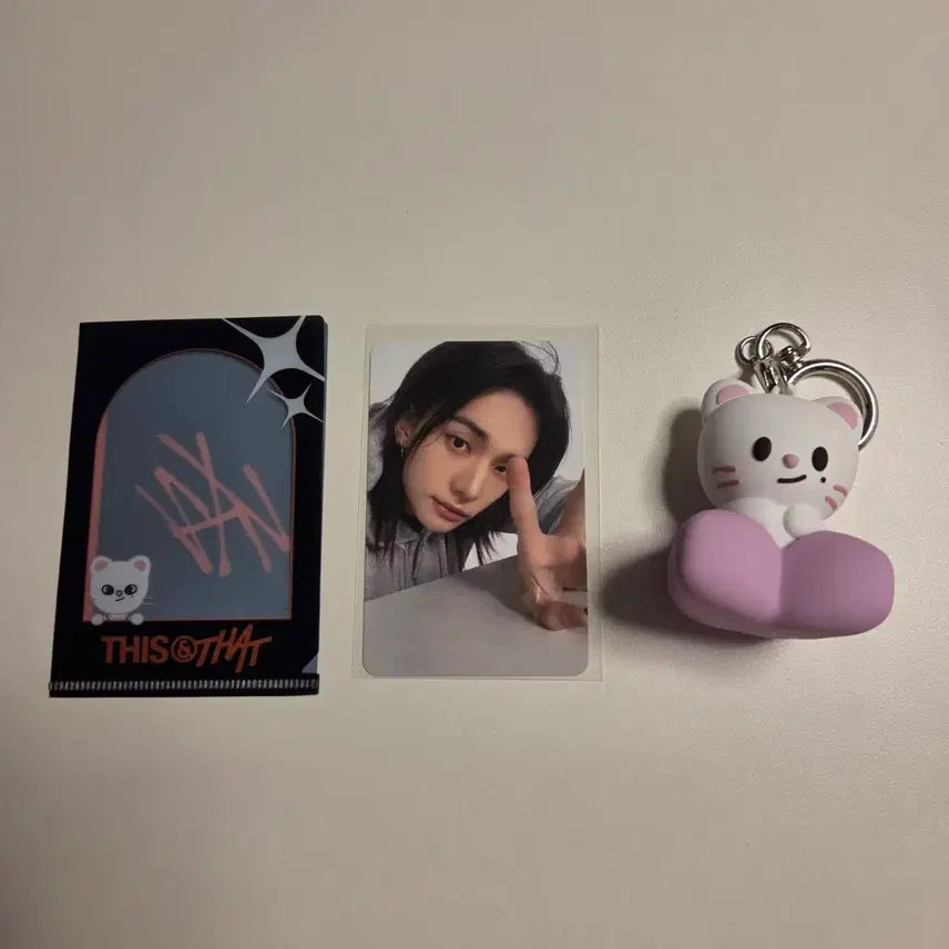 [BUNJANG] Stray Kids Hyunjin Popup 2nd Week Photocard Holder, 30,000 Won Photocard, and Genie Let&
