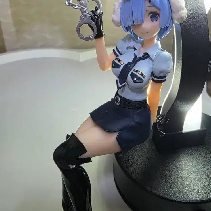 [BUNJANG] Rem Police Uniform Figure / 리제로 경찰 렘 피규어 판매합니다