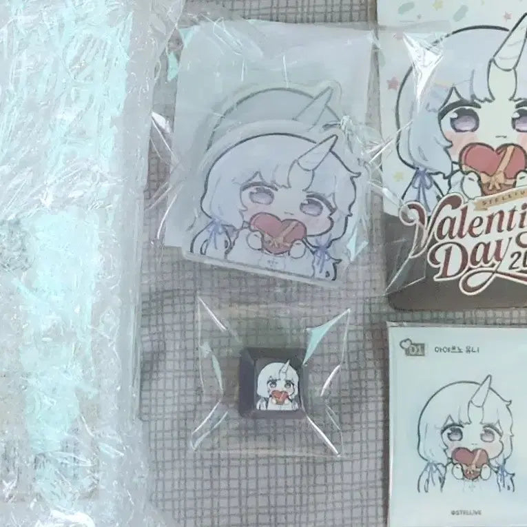 [BUNJANG] Stellive Ayatsuno Uni Valentine Mug Cup Set &amp; Keycaps / 스텔라이브 아야츠노유니 발렌타인 머그컵 세트,키캡