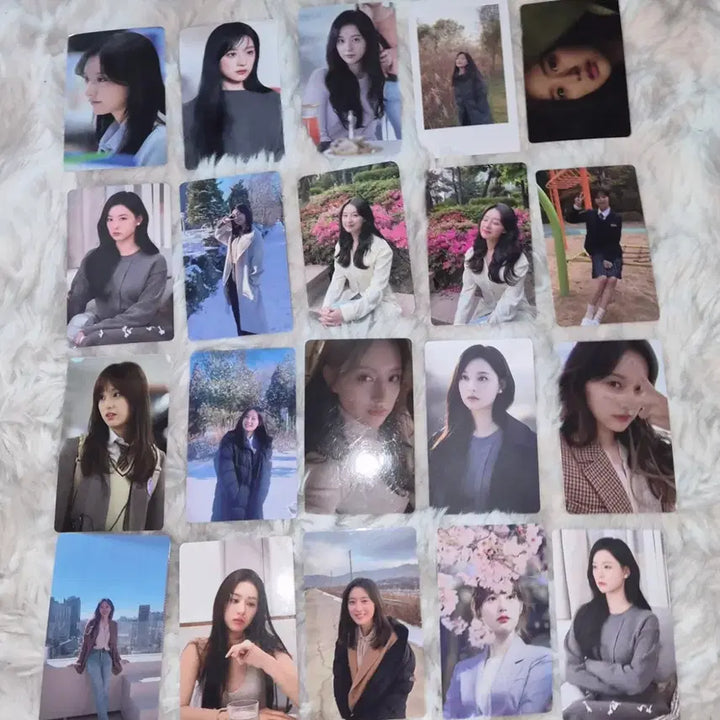 [BUNJANG] Kim Ji Won 66 Photocard Set / 김지원 포토카드 66장 판매