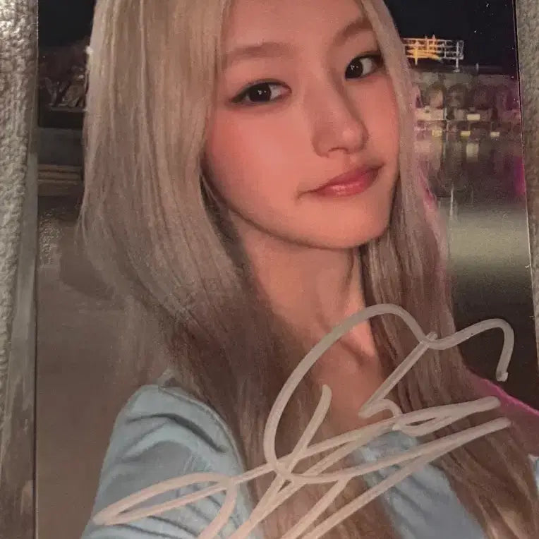 [BUNJANG] KISS OF LIFE Haewon 2nd Week Studio Signed Photocard / 키스오브라이프 하늘 sweat 2주차 공방 싸인포카