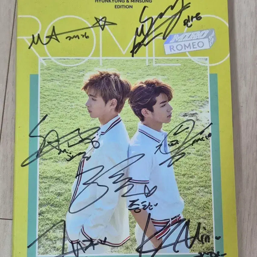 [BUNJANG] ROMEO 3rd EP [MINO] Signed Photobook / ROMEO 3rd EP [MINO] 포토북 사인반