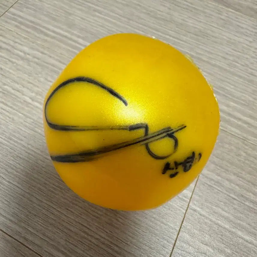 [BUNJANG] Lucy Sangyeop Signed Baseball / 루시 상엽 와장창 콘서트 싸인볼