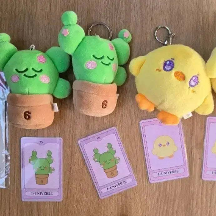 [BUNJANG] IU I+UN1VER5E Fan Concert Ppodongie, Succulent Keyrings Bundle Set / 아이유 I+UN1VER5E 팬콘 삐삐, 다육이