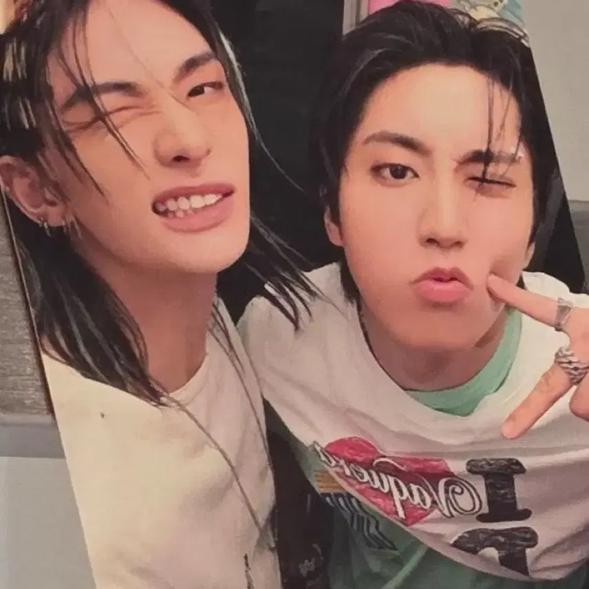 [BUNJANG] Stray Kids THIS &amp; THAT Popup Long Sleeve Unit Photocard Hyunjin &amp; Han / 스키즈 THIS &amp; THAT 디스앤댓 팝업 롱슬리브 유닛포카 현진&amp;한