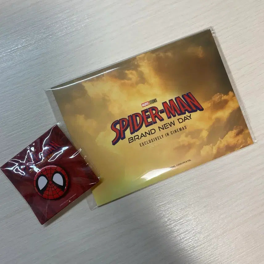 [BUNJANG] Spider-Man "Brand New Day" Week 3 Special Edition Peter Parker AR Film &amp; Badge Set / 스파이더맨 브랜드 뉴 데이 3주차 특전 피터파커 AR 필름,뱃지 세트