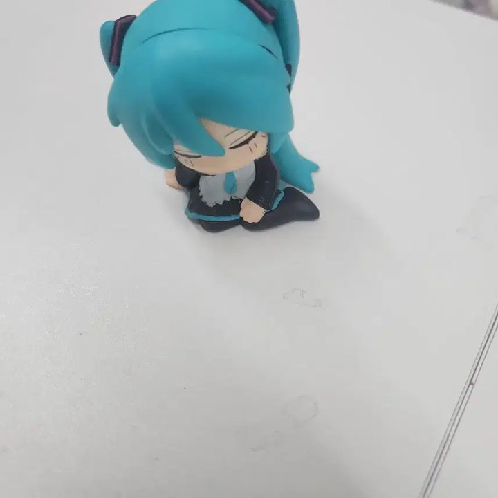 [BUNJANG] Hatsune Miku Nap Shoulder Hug Gacha Figure / 하츠네 미쿠 피규어 꾸벅 어깨쿵 가챠