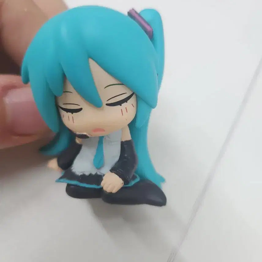 [BUNJANG] Hatsune Miku Nap Shoulder Hug Gacha Figure / 하츠네 미쿠 피규어 꾸벅 어깨쿵 가챠