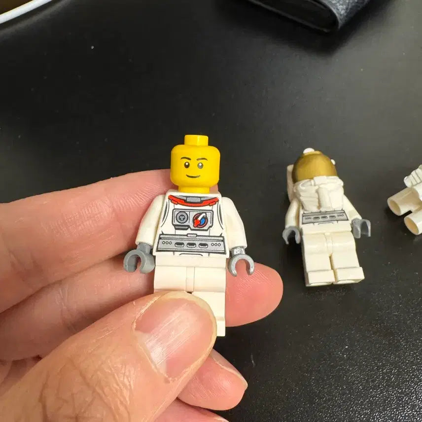 [BUNJANG] LEGO Astronaut Figurines Bundle Set / 레고 우주비행사 피규어 2개일괄
